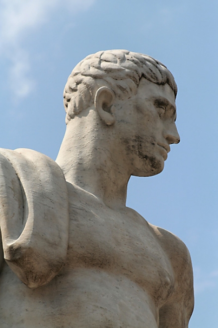 Stadio dei marmi 249